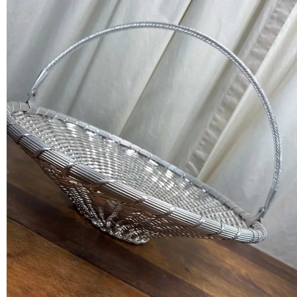 Vintage Woven Wire Metal Large Centerpiece Fruit Basket Swing Handle Home Décor
